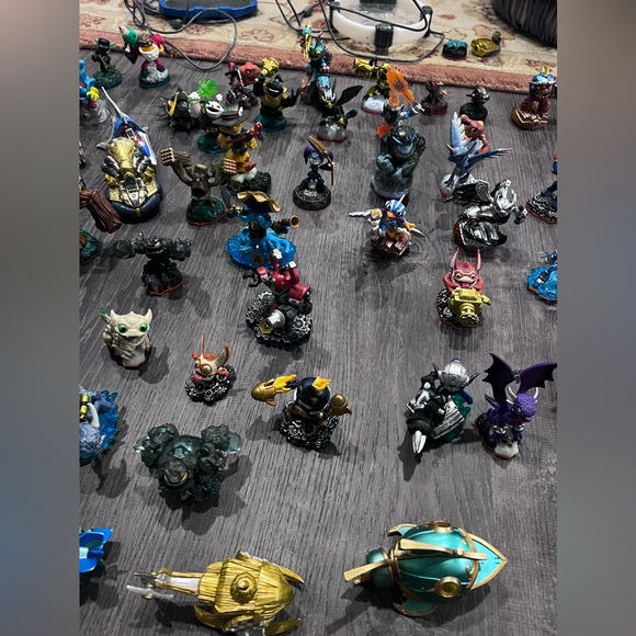 GUC Skylanders figures, 2 games, pad. All working. Over 70 - Picture 7 of 8